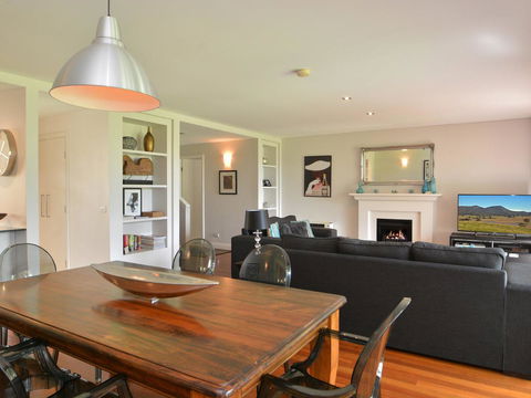 Villa 3br Margarita Villa Located Within Cypress Lakes Resort - Tourism Hervey Bay 6