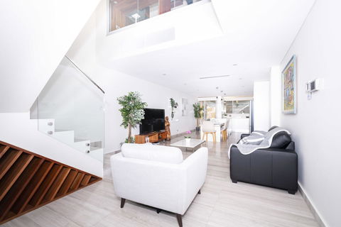 Luxury Villa Darlington - Vine - Tourism Hervey Bay 0
