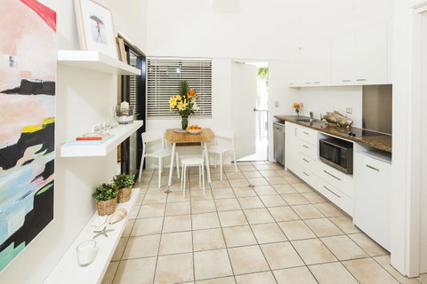 Julians Apartments - Hervey Bay Accommodation 14