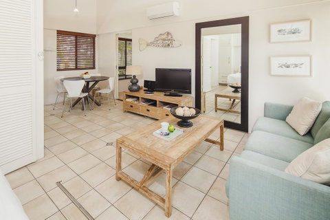 Julians Apartments - Hervey Bay Accommodation 17