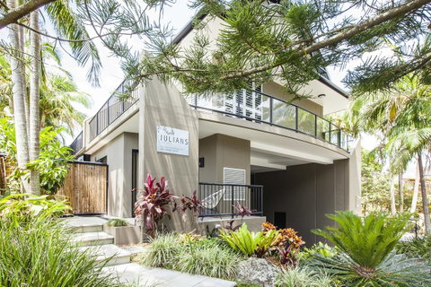 Julians Apartments - Hervey Bay Accommodation 0