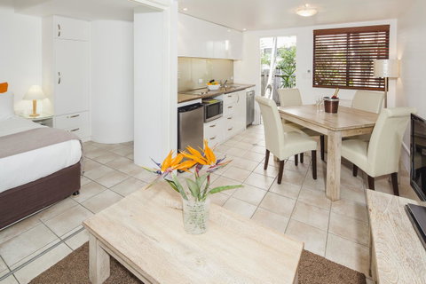 Julians Apartments - Hervey Bay Accommodation 18