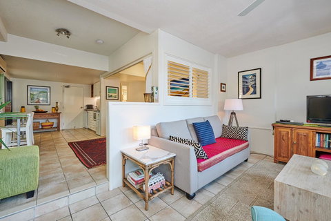 Julians Apartments - Hervey Bay Accommodation 3