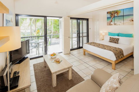 Julians Apartments - Hervey Bay Accommodation 12