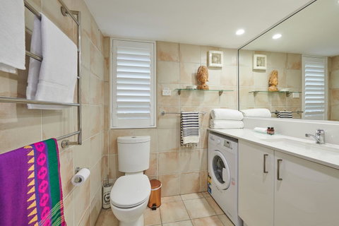 Julians Apartments - Hervey Bay Accommodation 9