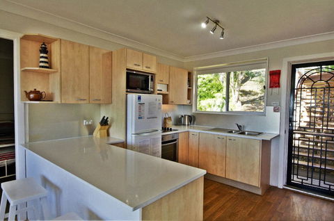 Coastwatch, 26 Comara Terrace - Hervey Bay Accommodation 2