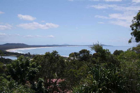 Coastwatch, 26 Comara Terrace - Hervey Bay Accommodation 0