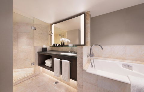Four Seasons Hotel Sydney - Hervey Bay Accommodation 8