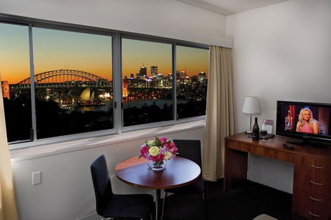 Macleay Hotel - Hervey Bay Accommodation 0