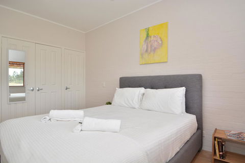 JE Guesthouse, Central To All The Hunter Valley Has To Offer - Hervey Bay Accommodation 24