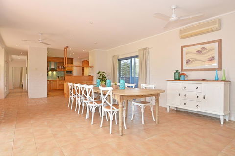JE Guesthouse, Central To All The Hunter Valley Has To Offer - Hervey Bay Accommodation 7