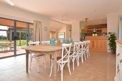 JE Guesthouse, Central To All The Hunter Valley Has To Offer - Hervey Bay Accommodation 0