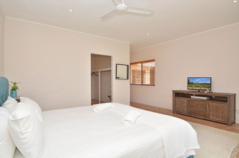 JE Guesthouse, Central To All The Hunter Valley Has To Offer - Hervey Bay Accommodation 34
