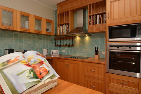 JE Guesthouse, Central To All The Hunter Valley Has To Offer - Hervey Bay Accommodation 14