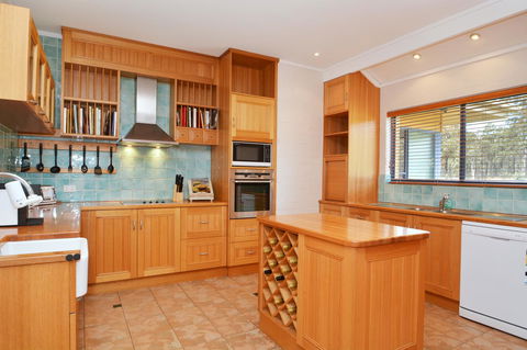 JE Guesthouse, Central To All The Hunter Valley Has To Offer - Hervey Bay Accommodation 12