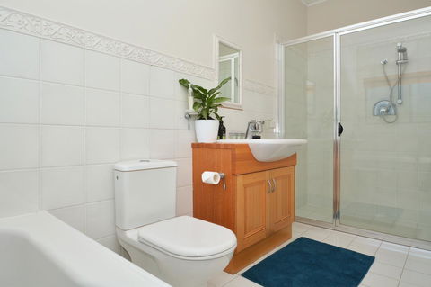 JE Guesthouse, Central To All The Hunter Valley Has To Offer - Hervey Bay Accommodation 22