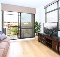 Vibrant inner-city living - Darling Harbour fringe - Hervey Bay Accommodation