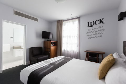 The Lucky Hotel - Hervey Bay Accommodation 3