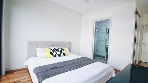 Cozy 5 Bed House In Sydney - Tourism Hervey Bay 13
