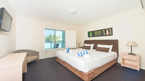 Pacific Blue, Salamander Bay - Tourism Hervey Bay 32