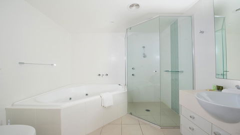 Pacific Blue, Salamander Bay - Tourism Hervey Bay 8