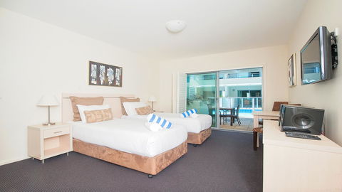 Pacific Blue, Salamander Bay - Tourism Hervey Bay 7