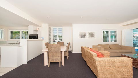 Pacific Blue, Salamander Bay - Tourism Hervey Bay 33