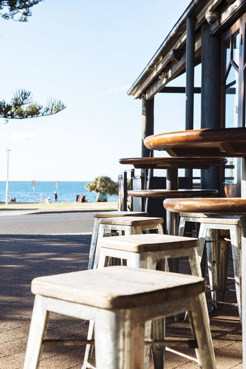 Beach Hotel Resort - Hervey Bay Accommodation 37
