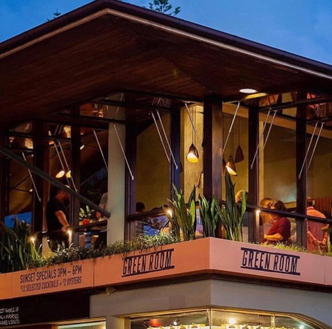 Beach Hotel Resort - Hervey Bay Accommodation 1