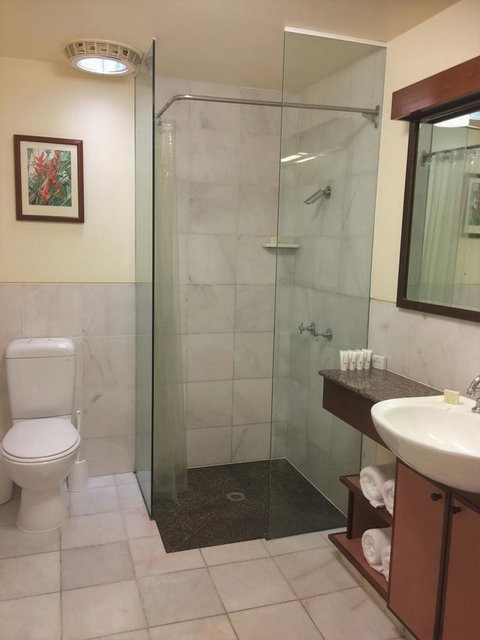 Beach Hotel Resort - Hervey Bay Accommodation 29