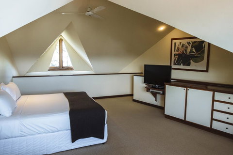 Beach Hotel Resort - Hervey Bay Accommodation 44