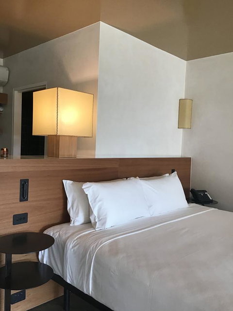 Beach Hotel Resort - Hervey Bay Accommodation 23
