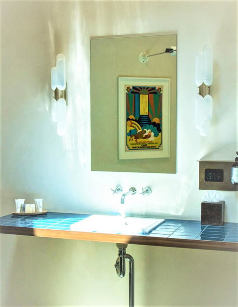 Beach Hotel Resort - Hervey Bay Accommodation 7
