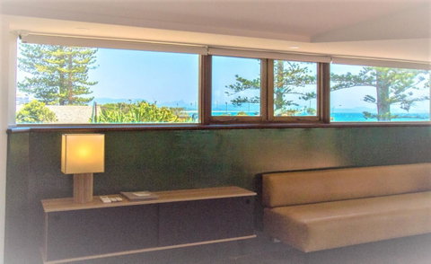 Beach Hotel Resort - Hervey Bay Accommodation 13