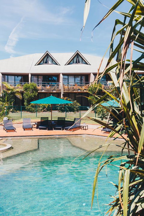 Beach Hotel Resort - Hervey Bay Accommodation 43