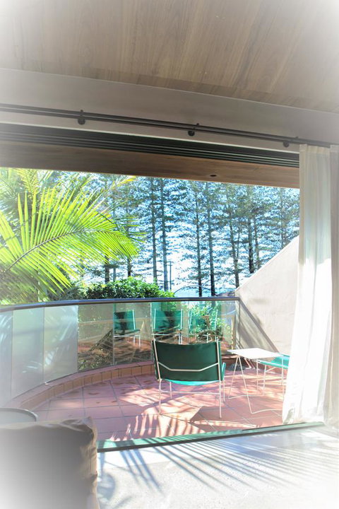 Beach Hotel Resort - Hervey Bay Accommodation 8