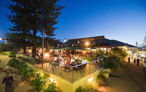 Beach Hotel Resort - Hervey Bay Accommodation 26