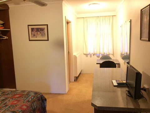 Cooma Motor Lodge Motel - Hervey Bay Accommodation 23