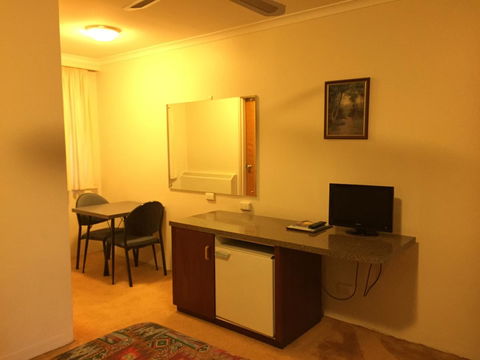 Cooma Motor Lodge Motel - Hervey Bay Accommodation 24