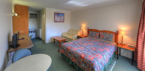 Cooma Motor Lodge Motel - Hervey Bay Accommodation 2