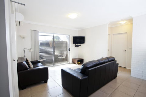 Bluegum Apartments Newcastle - Hervey Bay Accommodation 6
