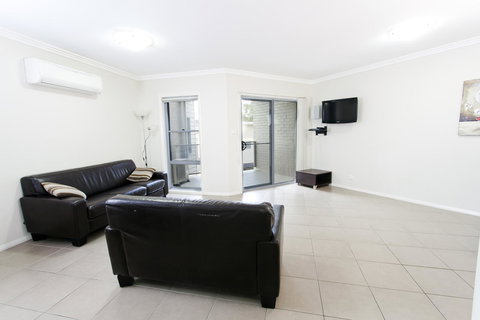 Bluegum Apartments Newcastle - Hervey Bay Accommodation 8