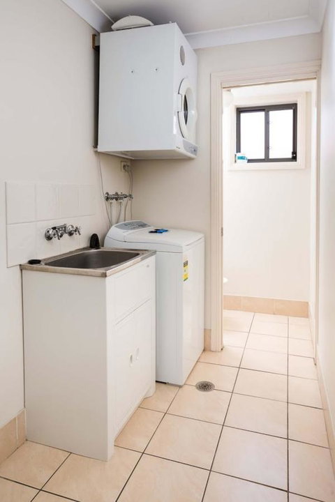 Bluegum Apartments Newcastle - Hervey Bay Accommodation 13