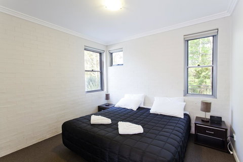 Bluegum Apartments Newcastle - Hervey Bay Accommodation 4