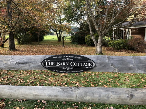 Arcadia - The Barn Cottage & Rosehill Cottage - Tourism Hervey Bay 0