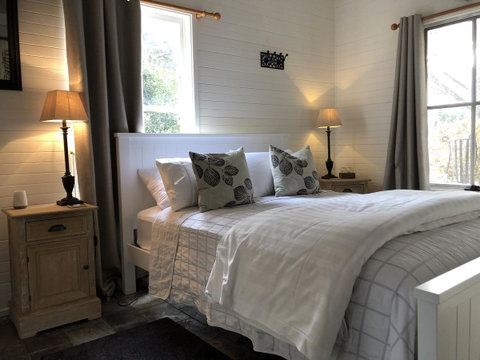 Arcadia - The Barn Cottage & Rosehill Cottage - Tourism Hervey Bay 3