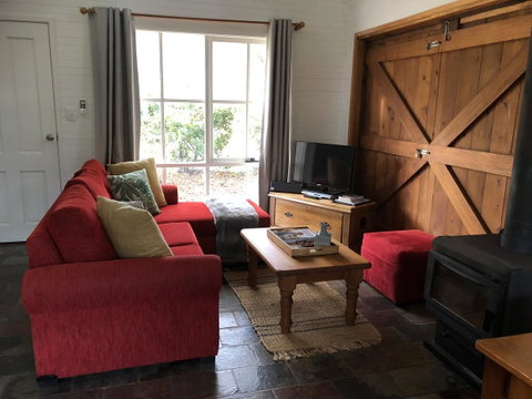 Arcadia - The Barn Cottage & Rosehill Cottage - Tourism Hervey Bay 8