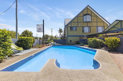 Coastal Bay Motel - Hervey Bay Accommodation 1