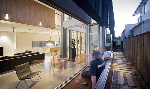 Casuarina Beachfront House - Hostie Properties - Hervey Bay Accommodation 7