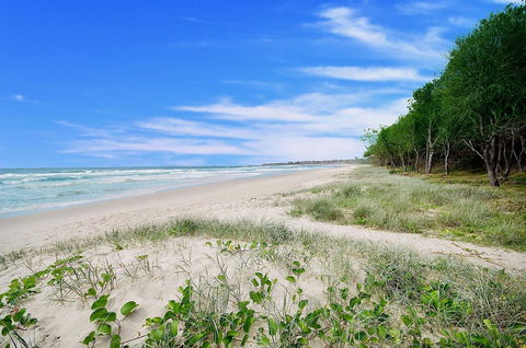 Casuarina Beachfront House - Hostie Properties - Hervey Bay Accommodation 2